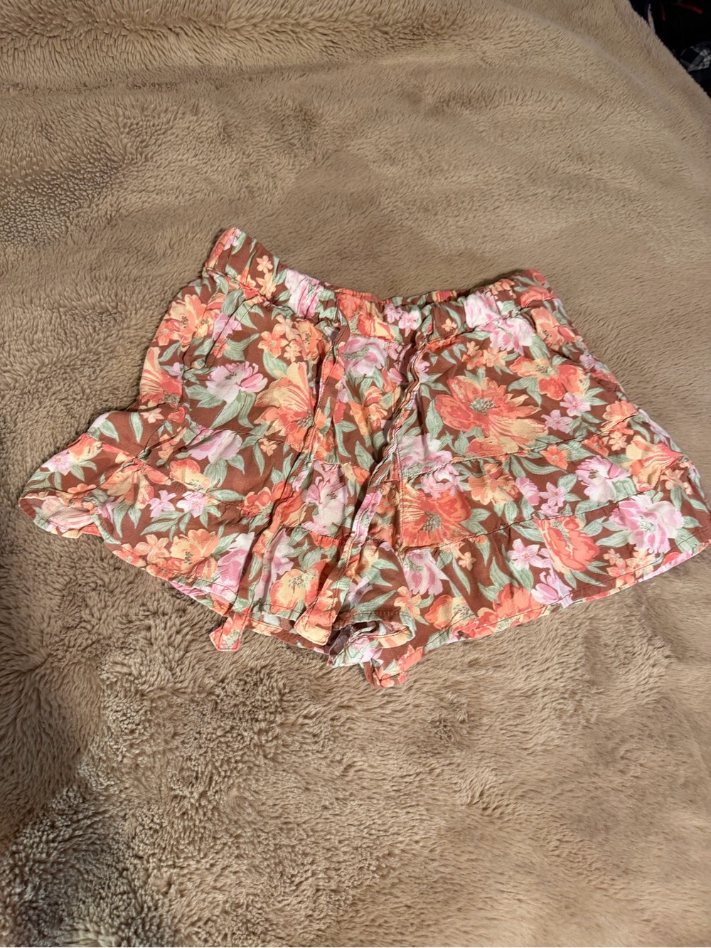 SO Floral Ruffle High-Waist Shorts - Brown, Pink, Coral